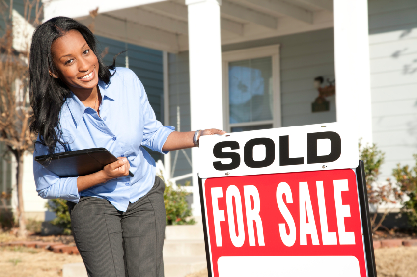 Complete Guide to Real Estate Agents: Types, Responsibilities, Skills, & Career Path